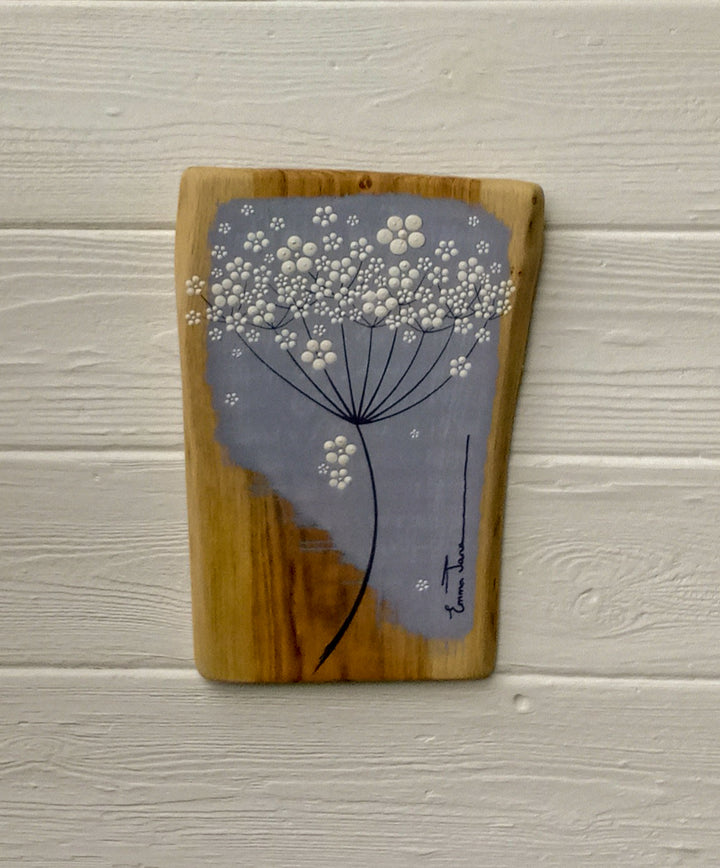 Small Cow Parsley Light Mouve Blue Live Edge Wood