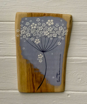 Small Cow Parsley Light Mouve Blue Live Edge Wood