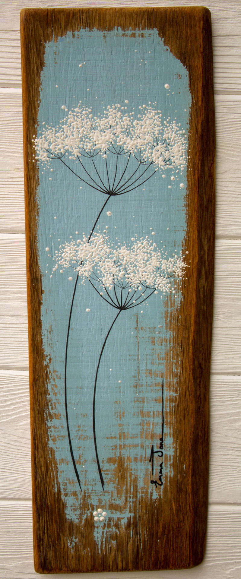 Medium Cow Parsley Fine Flower Head Soft Grey Blue Reclaimed Wood